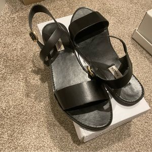 Donddi Black Steve Madden Strappy Sandals